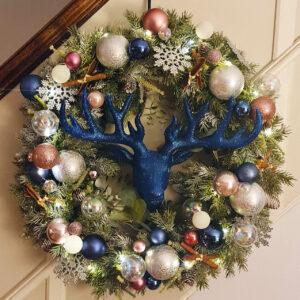 winter-stag-wreath